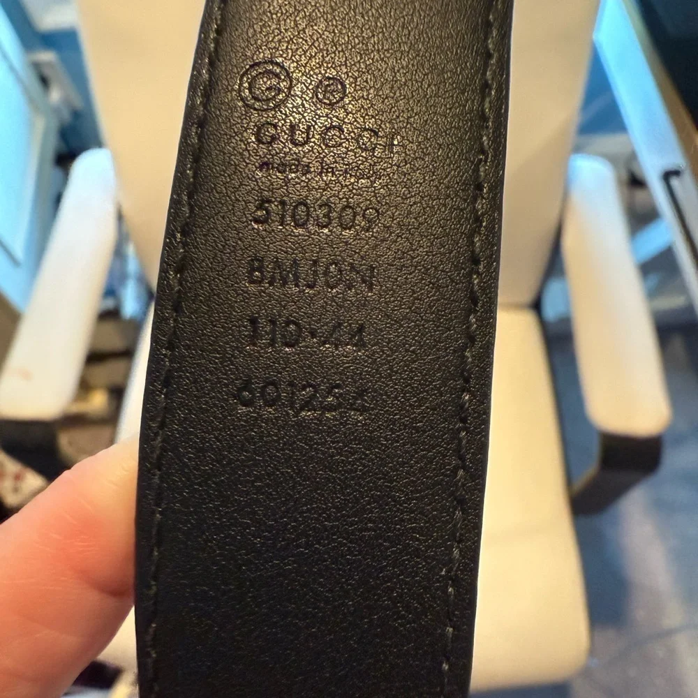 Black Logo Embossed Leather Gucci Belt Size 110